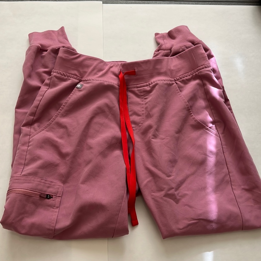 Size XS/ petite mauve pink figs joggers